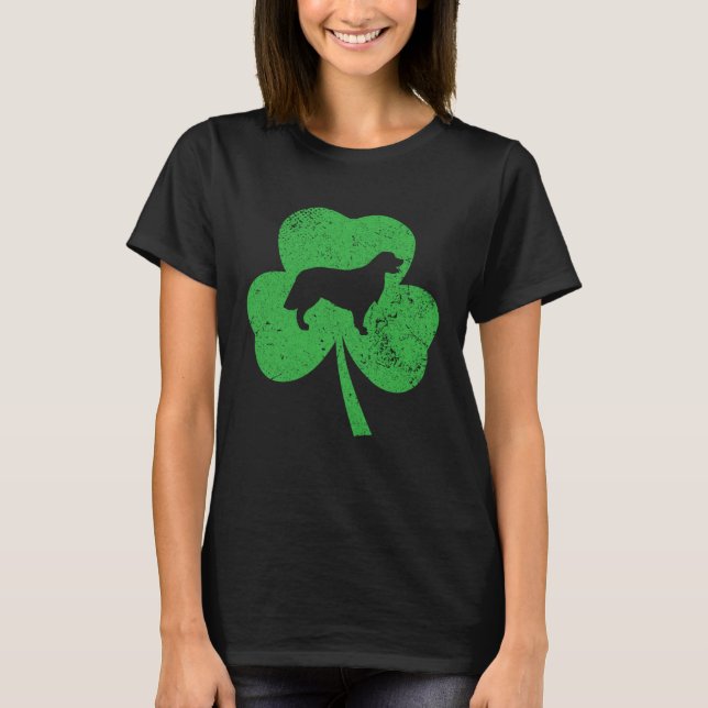 Camiseta Golden Retriever St Patricks Day Distressed Shamro (Frente)