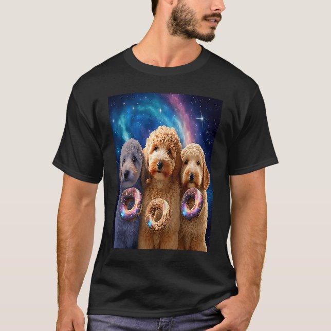 Camiseta Goldendoodle In Space With Donuts Cute Doodle Boys (Frente)