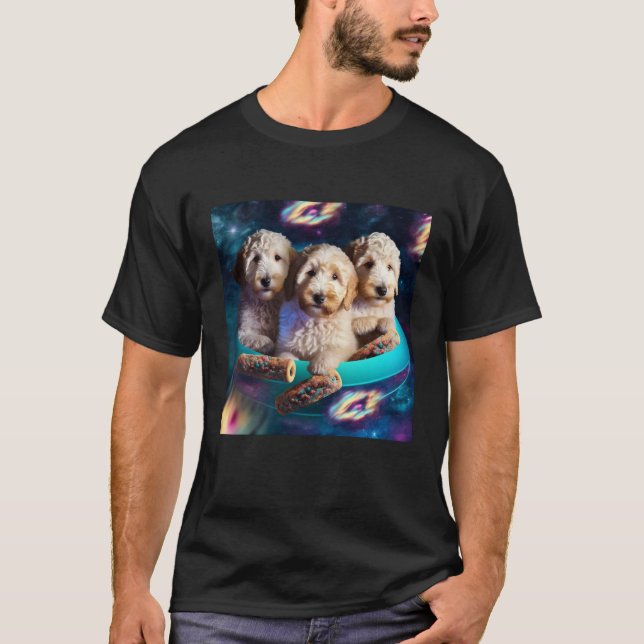 Camiseta Goldendoodle In Space With Donuts Cute Doodle Boys (Frente)