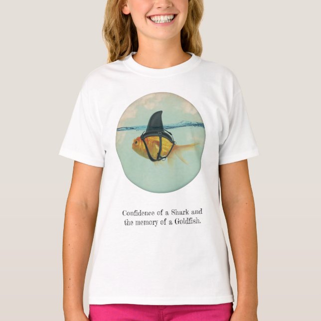 Camiseta Goldfish with a Shark Fin (Frente)