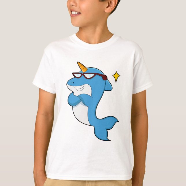 Camiseta Golfinho como Unicórnio com Óculos.PNG (Frente)