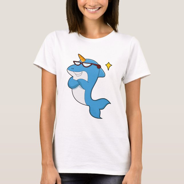 Camiseta Golfinho como Unicórnio com Óculos.PNG (Frente)