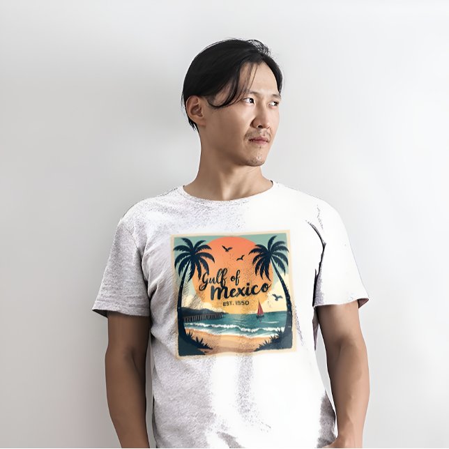 Camiseta Golfo de Estilo poster de viagens do México (Gulf of Mexico Est. 1550 Retro Travel Poster Style white t-shirt. )