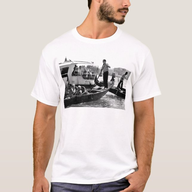 CAMISETA GONDOLIERS DE VENEZA EM PRETO E BRANCO (Frente)