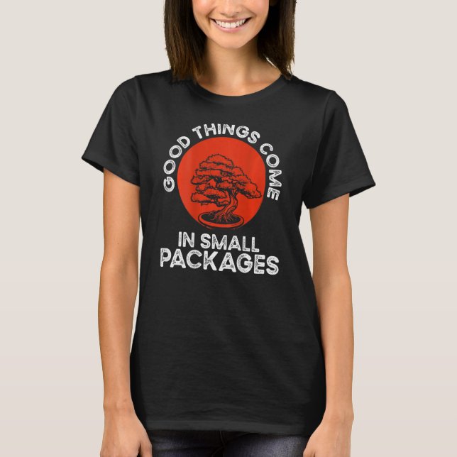 Camiseta Good Things Come In Small Packages Backprint Bonsa (Frente)