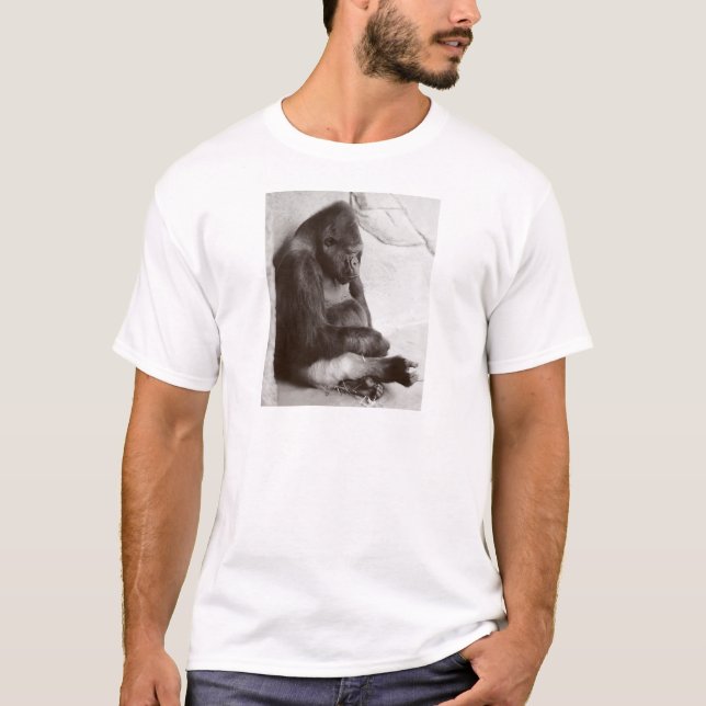 Camiseta Gorila Silverback Adormecido (Frente)