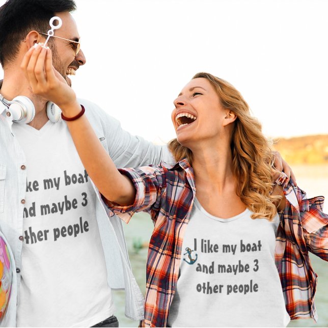 Camiseta Gosto do meu barco e talvez de outras três Pessoas (Criador carregado)
