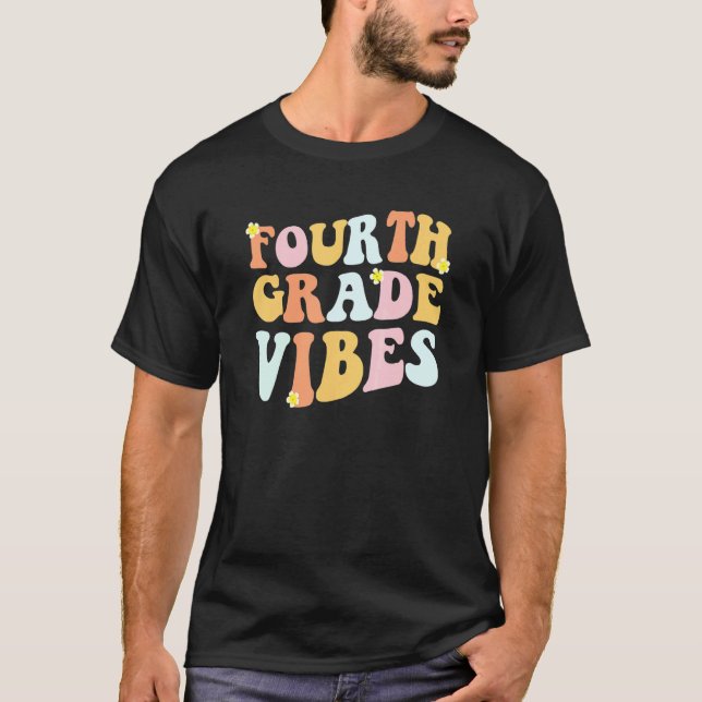 Camiseta Grade 4 Teachers  Students   Hippie Fourth Grade V (Frente)