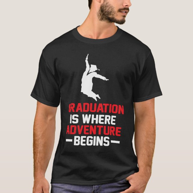 Camiseta Graduation is Where Adventure Begins Student Gradu (Frente)