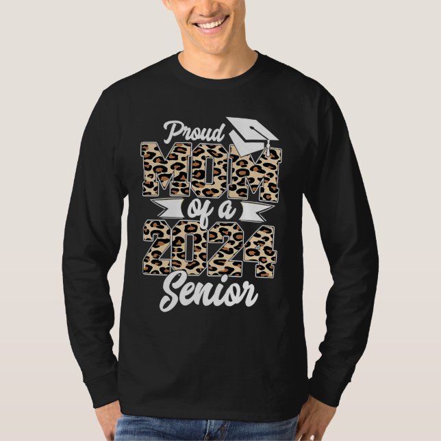 Camiseta Graduation Leopard  Proud Mom of a 2024 Senior Cla (Frente)