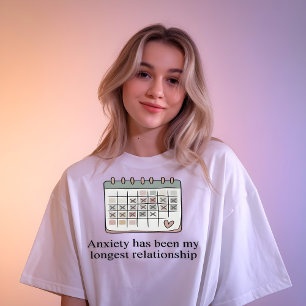 Camiseta Gráfica com Citação de Ansiedade Mínima e