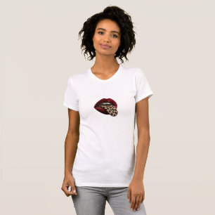 Camiseta Gráfica com Lábios Atrevidos e Língua par
