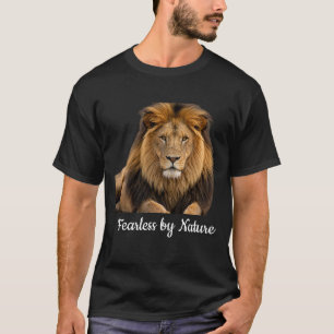 Camiseta Gráfica de Leão Fearless by Nature Pode