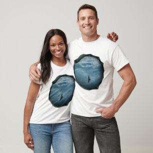 Camiseta Gráfica de Peça Surreal do Céu