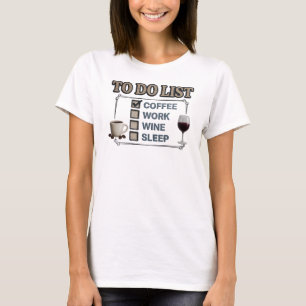 Camiseta Gráfica em Ouro ÚNICO CAFÉ ENTÃO VINHO
