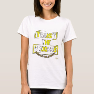 Camiseta gráfica feminina ADOM "Trust the Process"