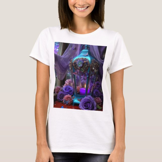 Camiseta Gráfica Lanterna Mística e Rosas Roxas –  (Frente)