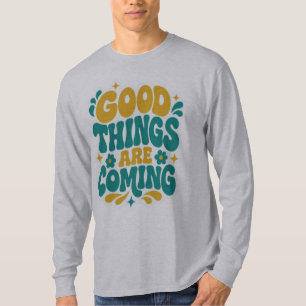 Camiseta Gráfica Retro Groovy 'Boas Coisas Estão p