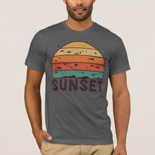 Camiseta Gráfica Retro Pôr do Sol no Horizonte