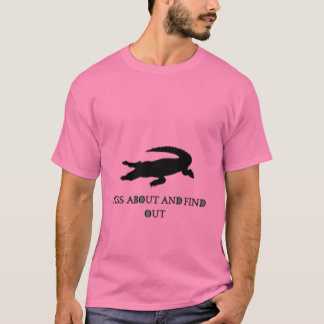 Camiseta Gráfica Rosa de Jacaré Bebê Feliz Cartoon