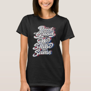 Camiseta Gráficos Retroativos Para O Grau De Voo Internacio
