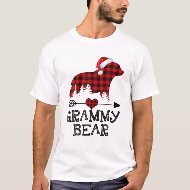 Camiseta Grammy Bear Natal Pajama Red Xadrez Buffalo Fam (Frente)