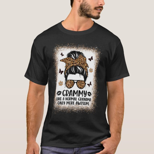 Camiseta Grammy Como Uma Avó Normal Só Mais Espantosa (Frente)