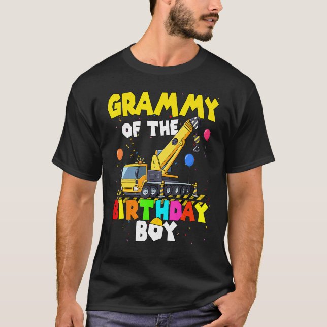 Camiseta Grammy Da Família Birthday Boy Crane Truck Exca (Frente)
