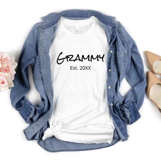 Camiseta Grammy Nana Gigi Avó Personalizada (Grandmother Personalized T-shirt. Grammy Gigi, Nana, Grandma, Gift for new grandma)