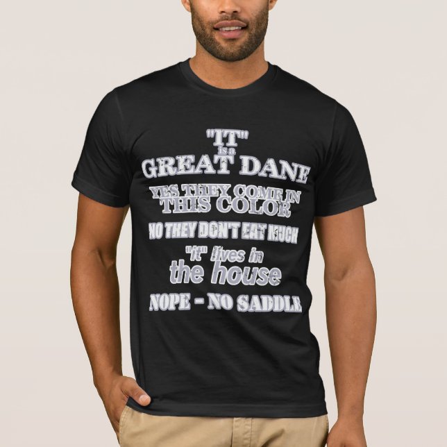 Camiseta Grande Dane Walking Respostas a T-Shirt Escuro (Frente)