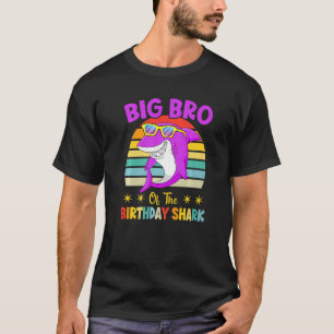 Camiseta Grande Irmão Da Família Aniversário Do Tubarão Lit