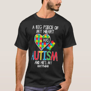Camiseta Grande Pedaço Do Meu Coração Tem Autismo Sensibili