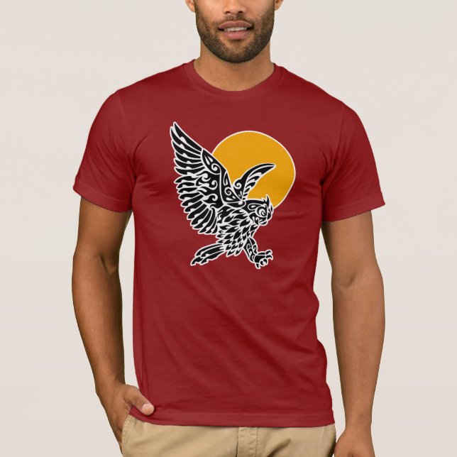 Camiseta Grande tatuagem tribal da coruja horned (Frente)