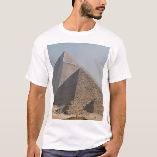 Camiseta Grandes Pirâmides de Gizé sob um céu azul claro, E