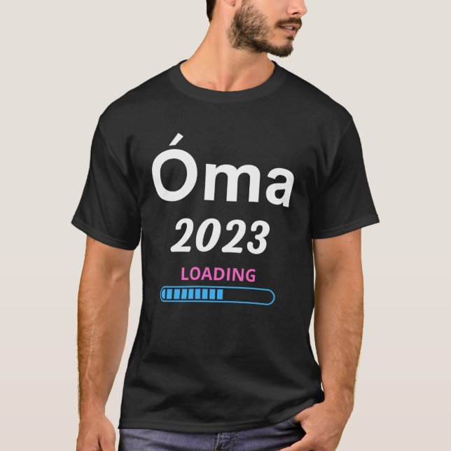 Camiseta Grandma 2023 Loading New Deutsch GrandMother (Frente)