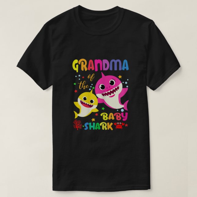 Camiseta Grandma Of The Baby Shark Birthday Grandma Shark  (Frente do Design)