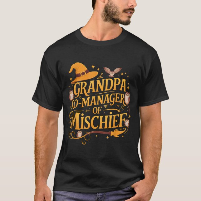 Camiseta Grandpa Co-manager Of Mischief Birthday Family Mat (Frente)