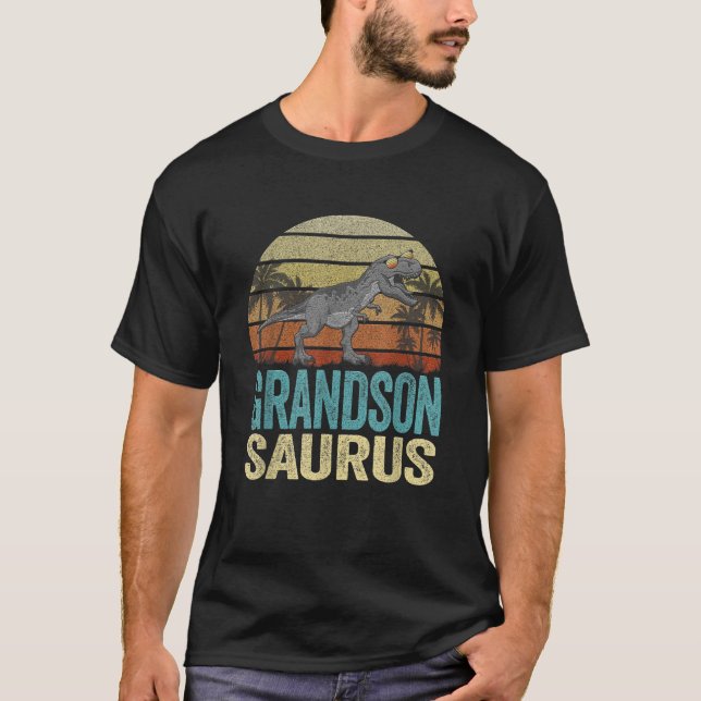 Camiseta Grandsonsaurus T Rex Dinossauro Avô Surus Matc (Frente)