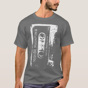 Camiseta Gravação Assombrada - Retro 90s Cassette Halloween