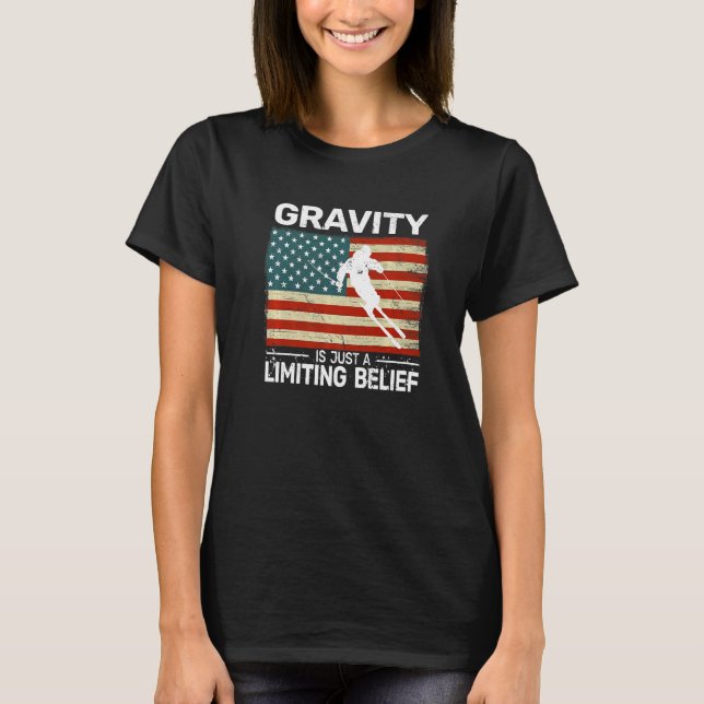 Camiseta Gravity is just a Limiting Belief US Flag snow ski (Frente)