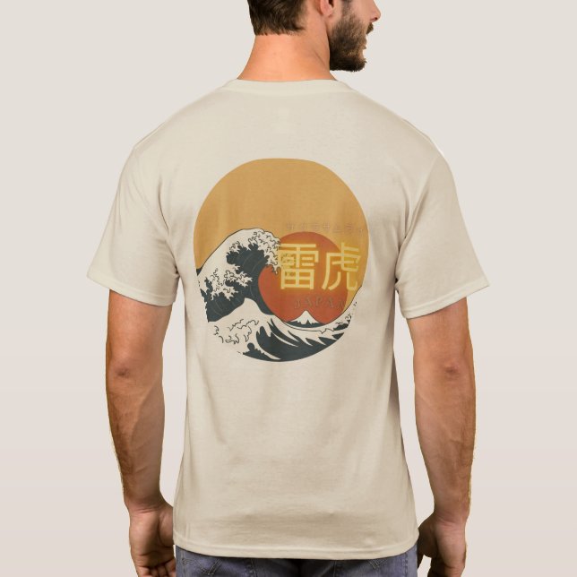 Camiseta Great Wave & Neon Kanji – Retro Japanese Fuji Des (Verso)