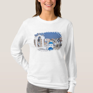 Camiseta Grécia, Santorini. Torre sineira e cúpulas azuis d