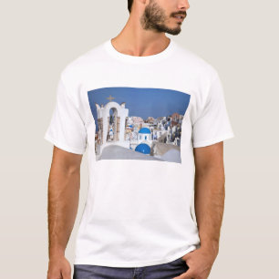 Camiseta Grécia, Santorini. Torre sineira e cúpulas azuis d