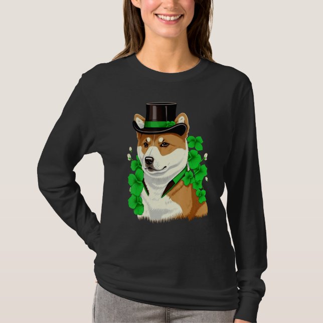 Camiseta Green Akita Inu shamrock on St Patricks Day Akita  (Frente)