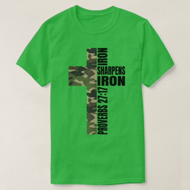 Camiseta Green Camo Iron Sharpenes Iron Christian Cross Fam (Frente do Design)