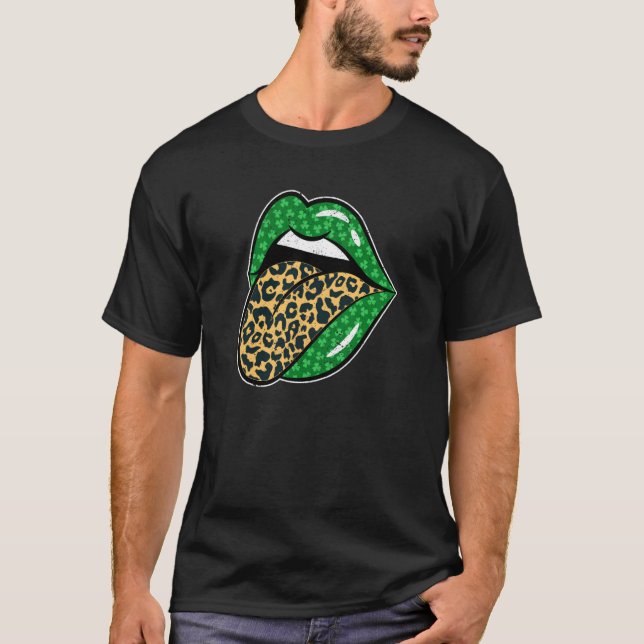 Camiseta Green Lips Leopard Print Tongue Out St Patricks Da (Frente)