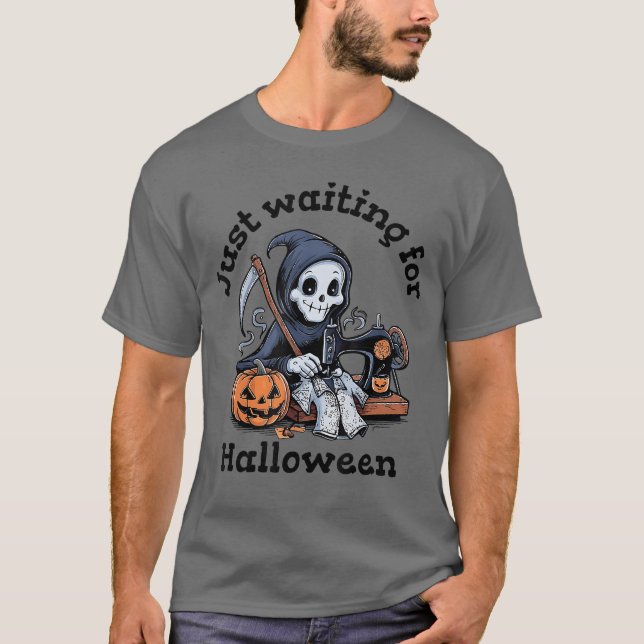 Camiseta Grim Só Esperando O Halloween (Frente)