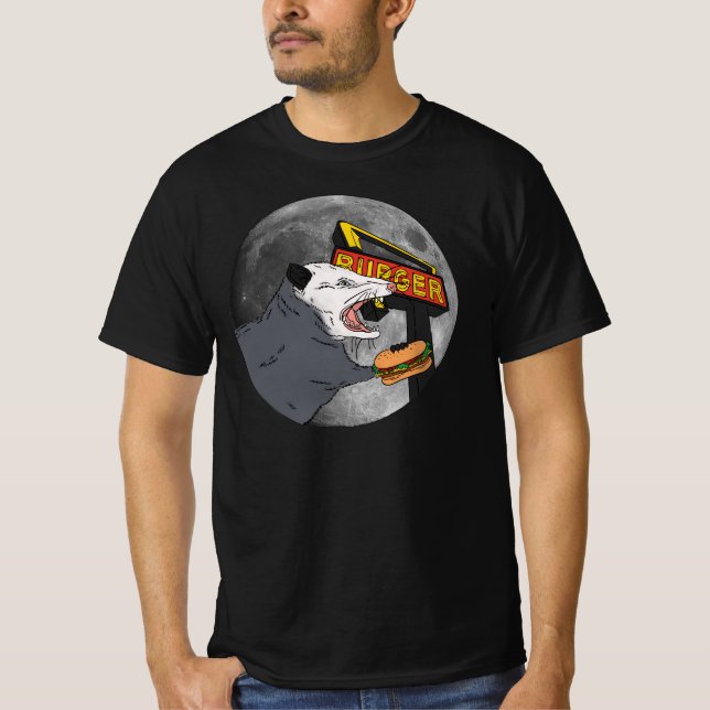 Camiseta Gritando Ogambá Comendo em Frente à Lua (Frente)