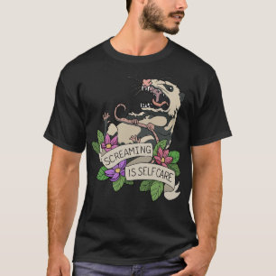 Camiseta Gritar Possum é assustador