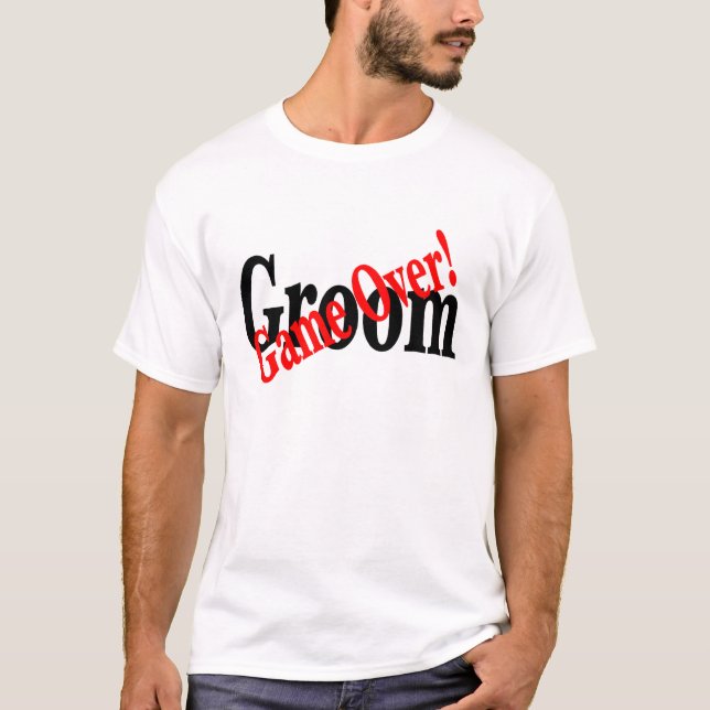 Camiseta Groom (Jogo Sobre Vermelho) (Frente)